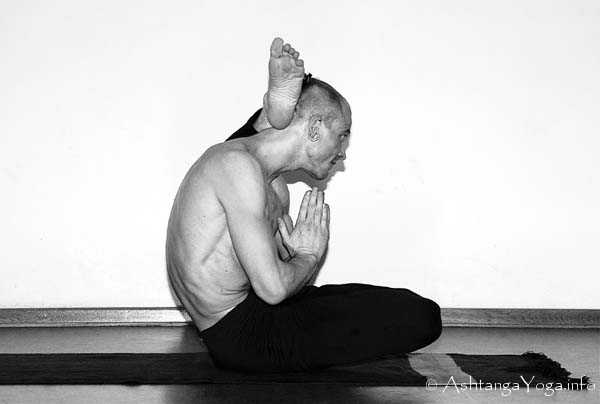 Viranchyasana A - Ashtanga Vinyasa Yoga transcends gravity in Advanced A Series (Sthira Bhaga). 