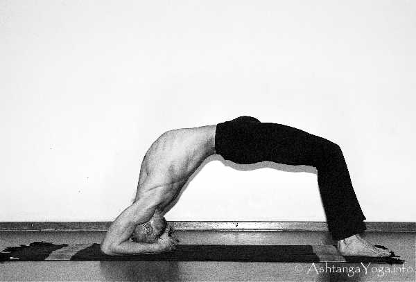 Parivrttasana A - Ashtanga Vinyasa Yoga; scratching on the edge of impossibility - Advanced B Series (Sthira Bhaga). 