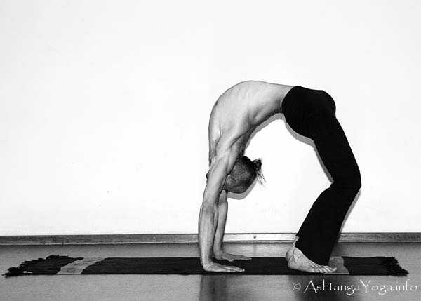 Parivrttasana B - Ashtanga Vinyasa Yoga; scratching on the edge of impossibility - Advanced B Series (Sthira Bhaga). 