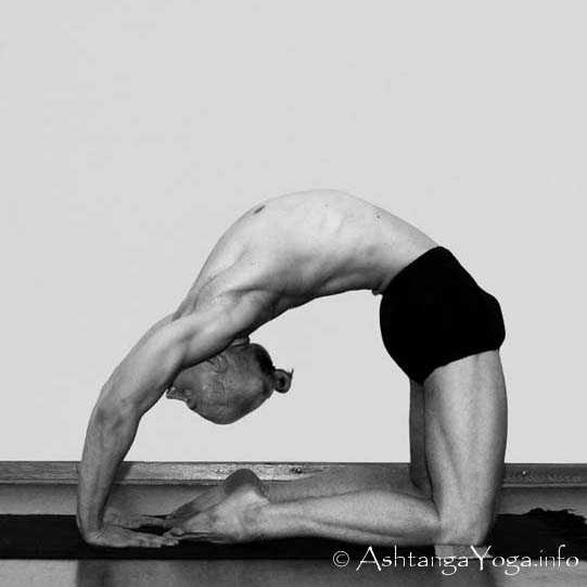 Kapotasana B - Intermediate Series (Nadi Shodana / second serie) brings the Ashtanga Vinyasa Yoga Practice from an physical to an more energetic level. 